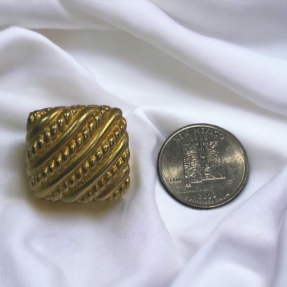 Vintage 80s Gold Statement Earrings - Picture 3 of 3